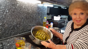 Πολίτικα ντολμαδάκια γιαλαντζί της Βέφας Αλεξιάδου
