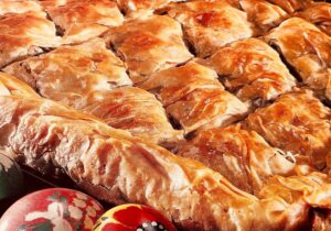 λαμπριάτικη κρεατόπιτα παραδοσιακή βέφα αλεξιάδου