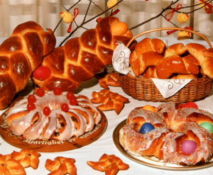 Πασχαλινά Κορδονάτα Τσουρέκια της Βέφας Πλέξιμο Σχέδια Διακόσμηση Μυστικά