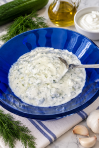 Τζατζίκι Βέφα Αλεξιάδου σε μπλε μπολ